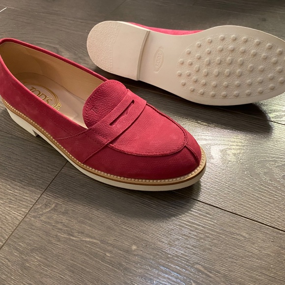 Tod’s fuchsia penny loafers size 8 US - Picture 3 of 5